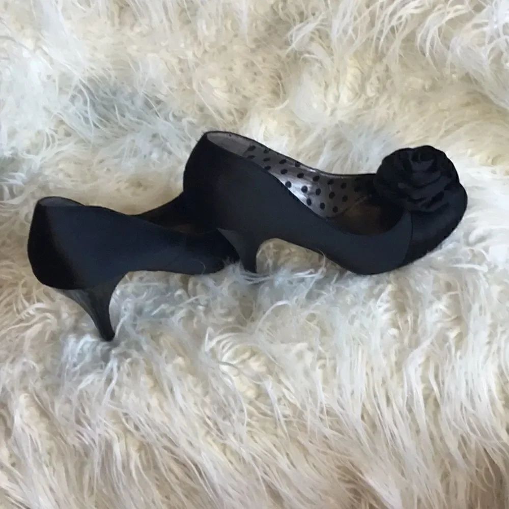 Black heels with fabric upper with roses at toe, shiny heels by FERGALICIOUS - Picture 6 of 10